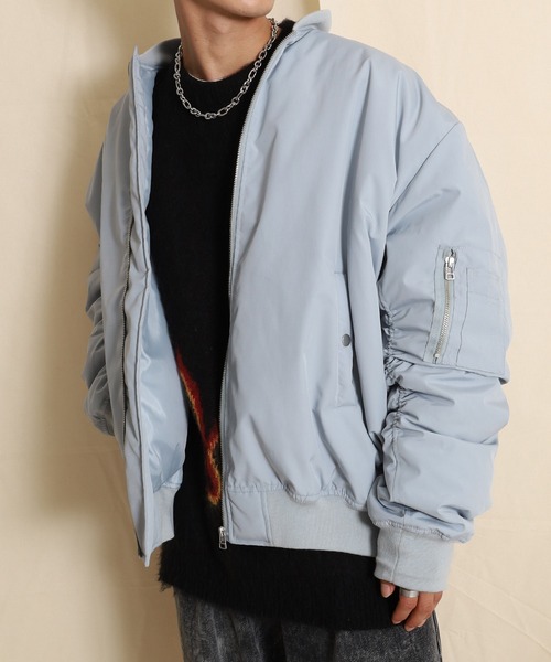 SPINNS（スピンズ）の「ビッグシルエット 中綿MA-1ジャケット（MA-1・メンズ・ブラック/ライトグレー/カーキ・ONESIZE）」の9枚目の写真