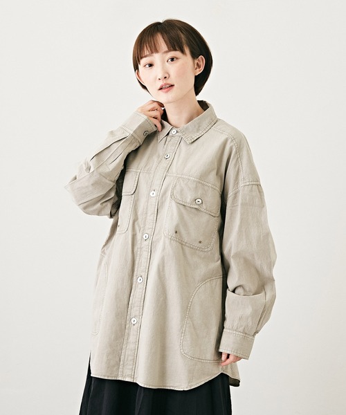 CUBE SUGAR(キューブシュガー)の「アシッド加工長袖レギュラーカラービッグワークシャツ(シャツ/ブラウス・レディース・グレー/ピンク/イエロー/ブルー・M)」の2枚目の写真