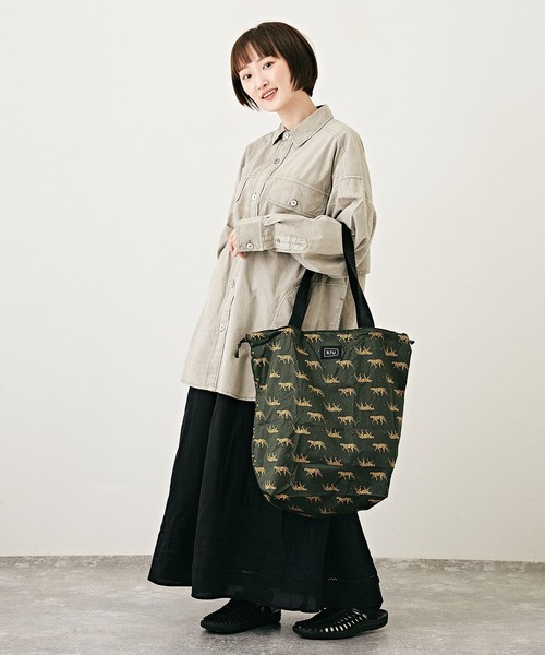 CUBE SUGAR(キューブシュガー)の「アシッド加工長袖レギュラーカラービッグワークシャツ(シャツ/ブラウス・レディース・グレー/ピンク/イエロー/ブルー・M)」の6枚目の写真