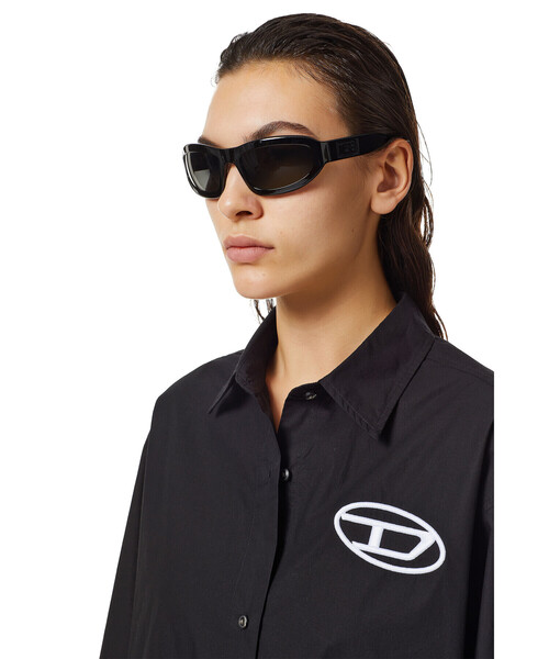 DIESEL(ディーゼル)の「レディース 長袖 シンプル シャツ オーバーフィット(シャツ/ブラウス・レディース・ホワイト/ブラック・SMALL/MEDIUM/X-SMALL/XX-SMALL)」の4枚目の写真