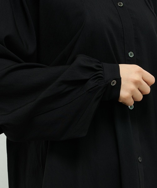 Lui's（ルイス）の「ドビー織ギャザースリーブブラウス（シャツ/ブラウス・レディース・ホワイト/ブラック/ブルーグレー・FREE）」の14枚目の写真