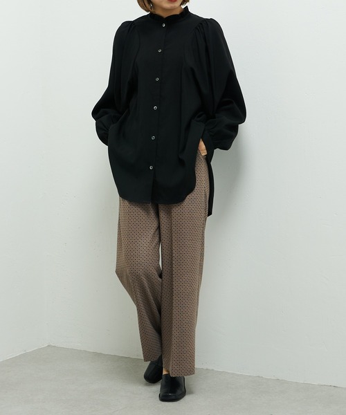 Lui's（ルイス）の「ドビー織ギャザースリーブブラウス（シャツ/ブラウス・レディース・ホワイト/ブラック/ブルーグレー・FREE）」の6枚目の写真