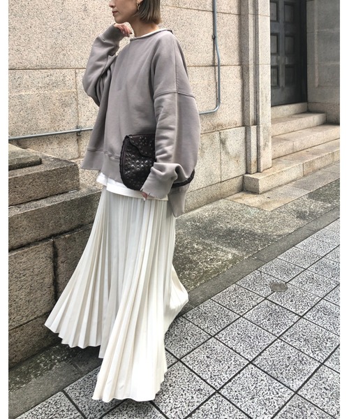 ulu（ウル）の「Original Long pleats skirt（スカート・レディース・ブラック/レッド/アイボリー・FREE）」の6枚目の写真
