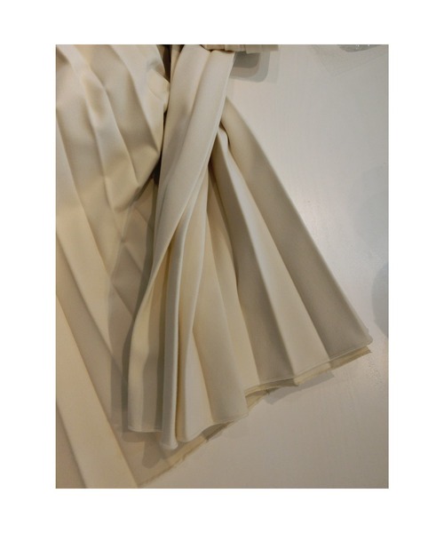 ulu（ウル）の「Original Long pleats skirt（スカート・レディース・ブラック/レッド/アイボリー・FREE）」の7枚目の写真