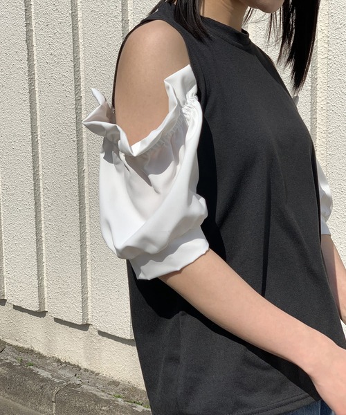 Jewelobe(ジュエローブ)の「異素材オフショルカットトップス(Tシャツ/カットソー・レディース・ホワイト/ブラック・FREE)」の14枚目の写真