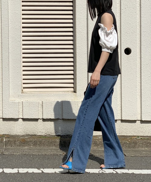 Jewelobe(ジュエローブ)の「異素材オフショルカットトップス(Tシャツ/カットソー・レディース・ホワイト/ブラック・FREE)」の6枚目の写真