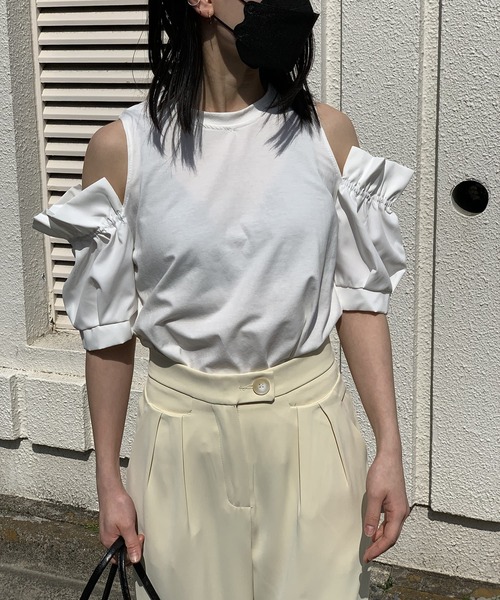 Jewelobe(ジュエローブ)の「異素材オフショルカットトップス(Tシャツ/カットソー・レディース・ホワイト/ブラック・FREE)」の16枚目の写真