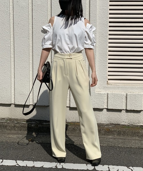 Jewelobe(ジュエローブ)の「異素材オフショルカットトップス(Tシャツ/カットソー・レディース・ホワイト/ブラック・FREE)」の18枚目の写真