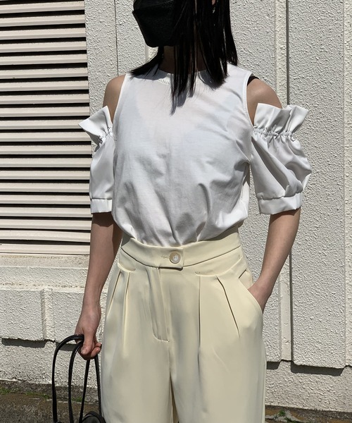 Jewelobe(ジュエローブ)の「異素材オフショルカットトップス(Tシャツ/カットソー・レディース・ホワイト/ブラック・FREE)」の21枚目の写真