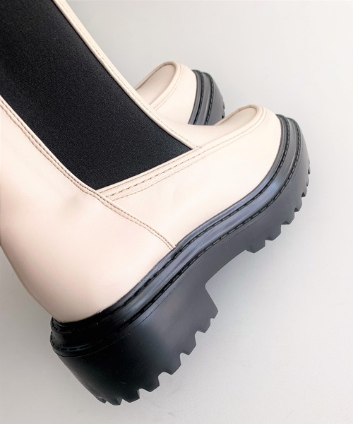 Casselini（キャセリーニ）の「サイドゴアブーツ（ブーツ・レディース・ブラック/アイボリー・MEDIUM/LARGE）」の4枚目の写真