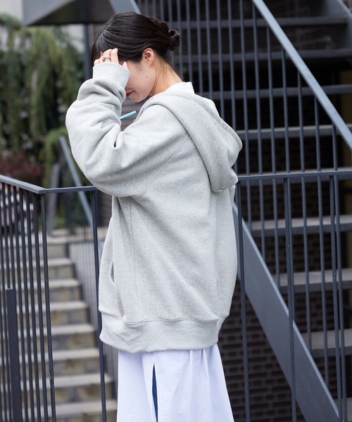 CIAOPANIC TYPY(チャオパニックティピー)の「【ZOZOTOWN限定】【ユニセックス】スウェットビッグフルジップパーカー(パーカー・メンズ・ブラック/グレー/アイボリー/オフホワイト・L/M)」の7枚目の写真