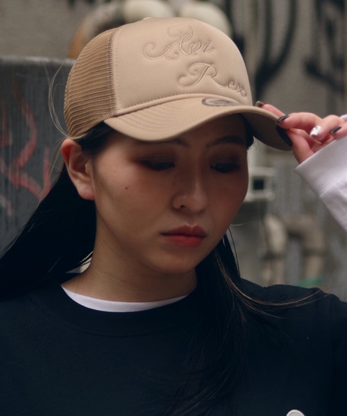AVIREX（アヴィレックス）の「【NEW ERA/ニューエラ】 カーシブ ロゴ メッシュ キャップ / CURSIVE LOGO MESH CAP / アヴィレックス / AVIREX（キャップ・メンズ・ホワイト/ブラック/グレー/ベージュ/レッド・FREE）」の11枚目の写真