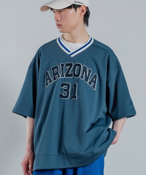 improves(インプローブス)の「スウェット ロゴワッペン オーバーサイズ Vネック Tシャツ(Tシャツ/カットソー・メンズ・アッシュ/グリーン/ダークブルー・MEDIUM/LARGE)」の3枚目の写真