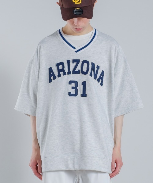 improves(インプローブス)の「スウェット ロゴワッペン オーバーサイズ Vネック Tシャツ(Tシャツ/カットソー・メンズ・アッシュ/グリーン/ダークブルー・MEDIUM/LARGE)」の2枚目の写真