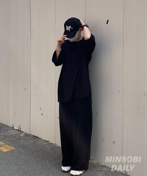 minsobi（ミンソビ）の「7分袖ドレープカットソー（Tシャツ/カットソー・メンズ・ブラック/ホワイト・FREE）」の4枚目の写真