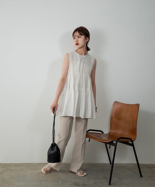 Amiur（エミレ）の「no sleeve tiered blouse（シャツ/ブラウス・レディース・ホワイト/ブラック/ラベンダー・FREE）」の4枚目の写真