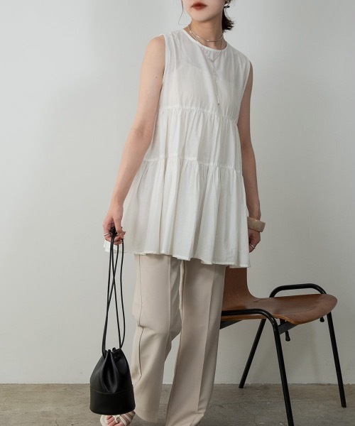 Amiur（エミレ）の「no sleeve tiered blouse（シャツ/ブラウス・レディース・ホワイト/ブラック/ラベンダー・FREE）」の6枚目の写真