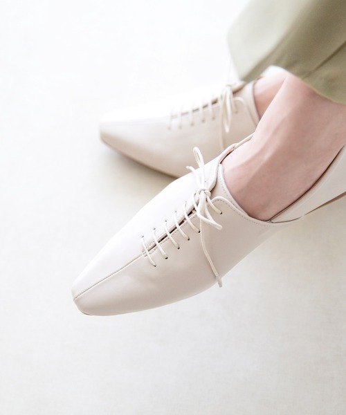 menue（メヌエ）の「ポインテッドトゥソフトレースアップシューズ（ドレスシューズ・レディース・ブラック/ベージュ/ライトブルー/アイボリー・L/S/3L/XS/LL/M）」の2枚目の写真