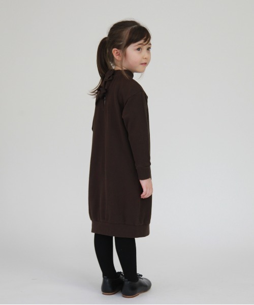 FITH（フィス）の「エアリー裏毛 バックリボン 長袖 ひざ丈 ワンピース（ワンピース・キッズ・グレー/グリーン/ブラック/ホワイト・80/90/100/110/120）」の6枚目の写真