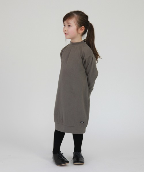 FITH（フィス）の「エアリー裏毛 バックリボン 長袖 ひざ丈 ワンピース（ワンピース・キッズ・グレー/グリーン/ブラック/ホワイト・80/90/100/110/120）」の8枚目の写真