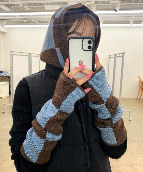 WHO'S WHO gallery（フーズフーギャラリー）の「チェッカーバラクラバ（ニットキャップ/ビーニー・レディース・サックスブルー/チャコールグレー×ブラック/ホワイト×ライム・FREE）」の9枚目の写真