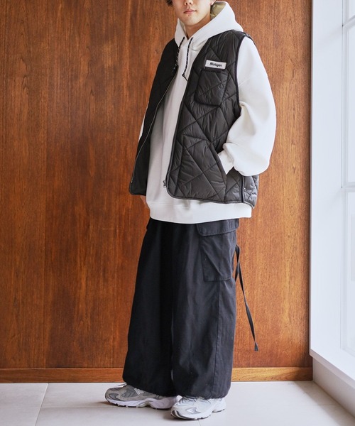 RAGEBLUE（レイジブルー）の「キルティングワッペンベスト（ダウンベスト・メンズ・ブラック/グリーン・LARGE/MEDIUM）」の4枚目の写真