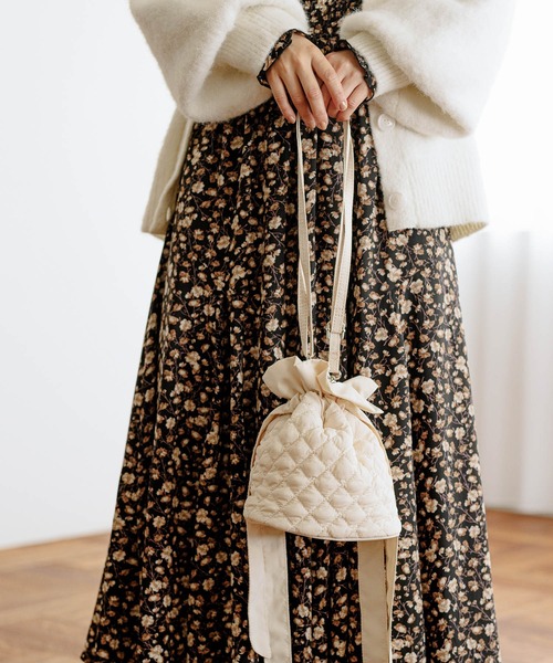 mysty woman(ミスティウーマン)の「キルティングショルダーBAG 174224(ショルダーバッグ・レディース・アイボリー/チャコールグレー/スカイブルー・FREE)」の2枚目の写真