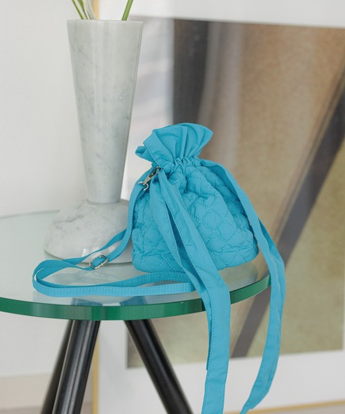 mysty woman(ミスティウーマン)の「キルティングショルダーBAG 174224(ショルダーバッグ・レディース・アイボリー/チャコールグレー/スカイブルー・FREE)」の1枚目の写真