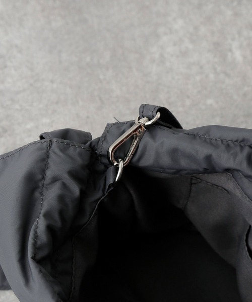 mysty woman(ミスティウーマン)の「キルティングショルダーBAG 174224(ショルダーバッグ・レディース・アイボリー/チャコールグレー/スカイブルー・FREE)」の4枚目の写真