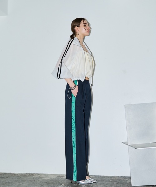 AIC. エーアイシー シースルー切替トップス/センタースリットスラックス AIC. エーアイシー シースルー切替トップス/センタースリット