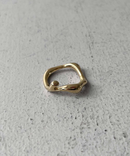 CLEIO（クレイオ）の「【cheriella】WEB限定ウェーブ変形メタルリング（リング・レディース・ゴールド/シルバー・FREE）」の9枚目の写真