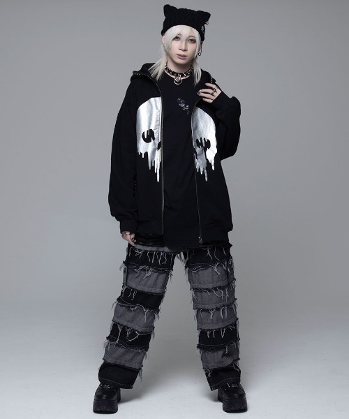 CIVARIZE（シヴァーライズ）の「『CIVARIZE/シヴァーライズ』スタッズテープスカルジップパーカー（パーカー・メンズ・ブラック/グレー・FREE）」の7枚目の写真