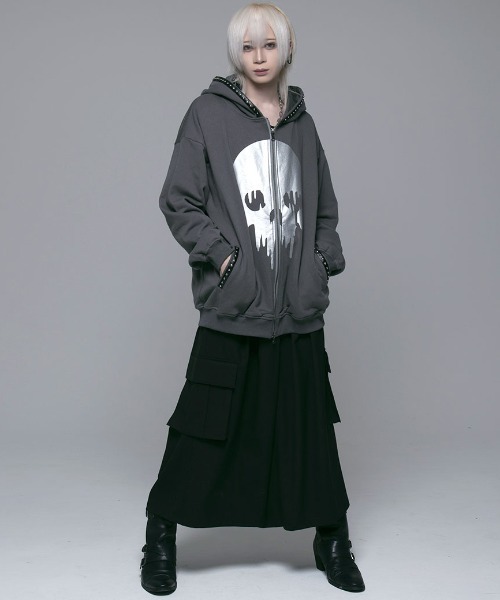 CIVARIZE（シヴァーライズ）の「『CIVARIZE/シヴァーライズ』スタッズテープスカルジップパーカー（パーカー・メンズ・ブラック/グレー・FREE）」の11枚目の写真