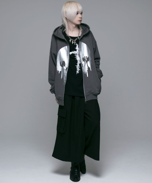 CIVARIZE（シヴァーライズ）の「『CIVARIZE/シヴァーライズ』スタッズテープスカルジップパーカー（パーカー・メンズ・ブラック/グレー・FREE）」の12枚目の写真