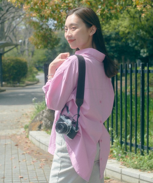 Isn't She?(イズントシー)の「バックボタンシャツ(シャツ/ブラウス・レディース・ピンク/ホワイト・FREE)」の4枚目の写真