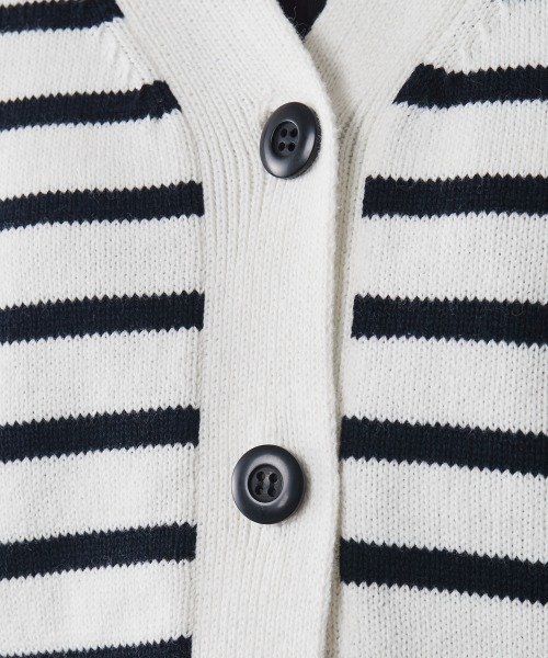 CHIC STYLE(シックスタイル)の「<大きいサイズ>綿100%Vネックワイドスリーブカーディガン シックスタイル(カーディガン/ボレロ・レディース・ブラック系/ホワイト系・LL/L/3L/5L/4L)」の20枚目の写真