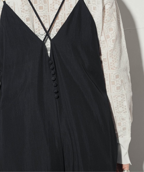 ottilie(オティーリエ)の「ottilie シェルボタンレーストップス(シャツ/ブラウス・レディース・ブラック/オフホワイト・FREE)」の4枚目の写真