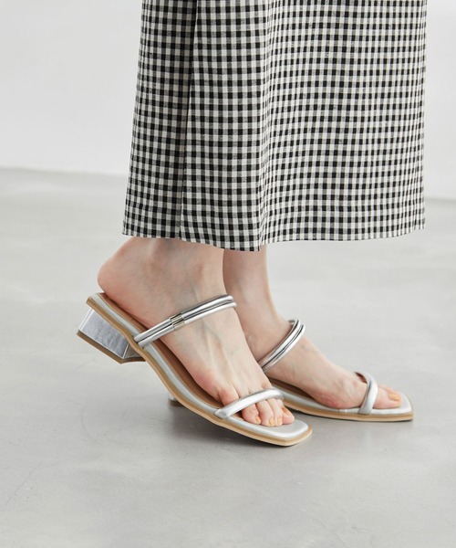 ROPE' PICNIC（ロペピクニック）の「2WAYスクエアトゥブロックヒールミュール（サンダル・レディース・ブラック/ブルー系その他5/シルバー・L/M/S）」の17枚目の写真