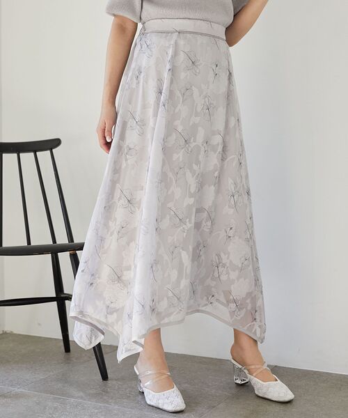 MAJESTIC LEGON（マジェスティックレゴン）の「フラワープリントジャカードスカート（スカート・レディース・アイボリー/グレー・MEDIUM）」の6枚目の写真