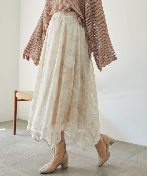 MAJESTIC LEGON（マジェスティックレゴン）の「フラワープリントジャカードスカート（スカート・レディース・アイボリー/グレー・MEDIUM）」の15枚目の写真