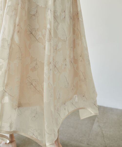 MAJESTIC LEGON（マジェスティックレゴン）の「フラワープリントジャカードスカート（スカート・レディース・アイボリー/グレー・MEDIUM）」の18枚目の写真