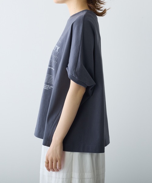 PUAL CE CIN（ピュアルセシン）の「オーガニックコットンショート丈Tシャツ（Tシャツ/カットソー・レディース・ブルー/オフホワイト/チャコールグレー・FREE）」の19枚目の写真