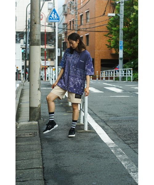 RVCA(ルーカ)の「RVCA メンズ BANDANA ARCH RVCA TEE Tシャツ【2023年夏モデル】/ルーカ半袖Tシャツ(Tシャツ/カットソー・メンズ・ネイビー/ホワイト/ブラック/ブラック系その他・SMALL/MEDIUM/LARGE/X-LARGE)」の12枚目の写真