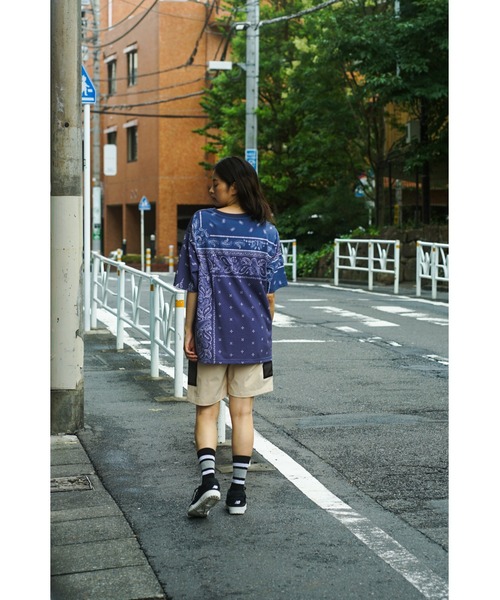 RVCA(ルーカ)の「RVCA メンズ BANDANA ARCH RVCA TEE Tシャツ【2023年夏モデル】/ルーカ半袖Tシャツ(Tシャツ/カットソー・メンズ・ネイビー/ホワイト/ブラック/ブラック系その他・SMALL/MEDIUM/LARGE/X-LARGE)」の10枚目の写真