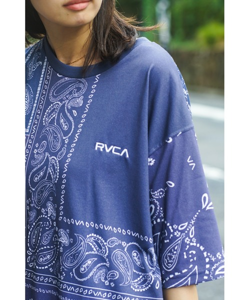 RVCA(ルーカ)の「RVCA メンズ BANDANA ARCH RVCA TEE Tシャツ【2023年夏モデル】/ルーカ半袖Tシャツ(Tシャツ/カットソー・メンズ・ネイビー/ホワイト/ブラック/ブラック系その他・SMALL/MEDIUM/LARGE/X-LARGE)」の6枚目の写真