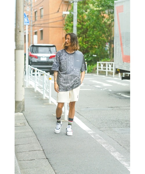 RVCA(ルーカ)の「RVCA メンズ BANDANA ARCH RVCA TEE Tシャツ【2023年夏モデル】/ルーカ半袖Tシャツ(Tシャツ/カットソー・メンズ・ネイビー/ホワイト/ブラック/ブラック系その他・SMALL/MEDIUM/LARGE/X-LARGE)」の18枚目の写真