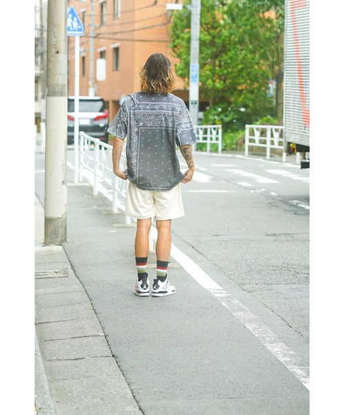 RVCA(ルーカ)の「RVCA メンズ BANDANA ARCH RVCA TEE Tシャツ【2023年夏モデル】/ルーカ半袖Tシャツ(Tシャツ/カットソー・メンズ・ネイビー/ホワイト/ブラック/ブラック系その他・SMALL/MEDIUM/LARGE/X-LARGE)」の17枚目の写真