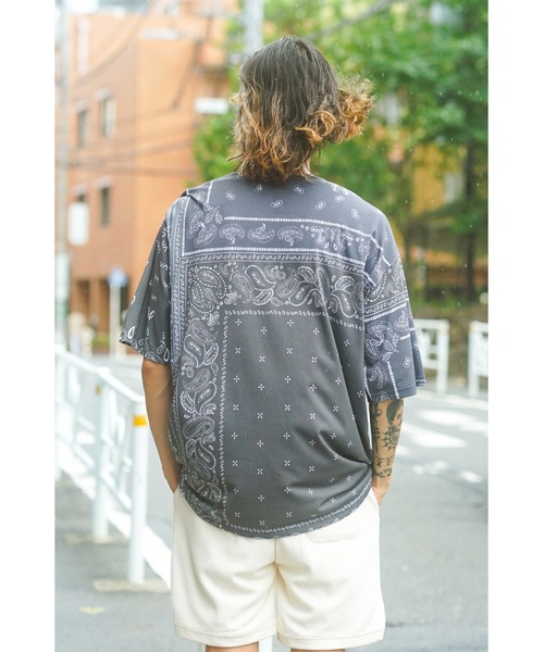 RVCA(ルーカ)の「RVCA メンズ BANDANA ARCH RVCA TEE Tシャツ【2023年夏モデル】/ルーカ半袖Tシャツ(Tシャツ/カットソー・メンズ・ネイビー/ホワイト/ブラック/ブラック系その他・SMALL/MEDIUM/LARGE/X-LARGE)」の15枚目の写真