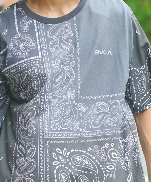 RVCA(ルーカ)の「RVCA メンズ BANDANA ARCH RVCA TEE Tシャツ【2023年夏モデル】/ルーカ半袖Tシャツ(Tシャツ/カットソー・メンズ・ネイビー/ホワイト/ブラック/ブラック系その他・SMALL/MEDIUM/LARGE/X-LARGE)」の14枚目の写真