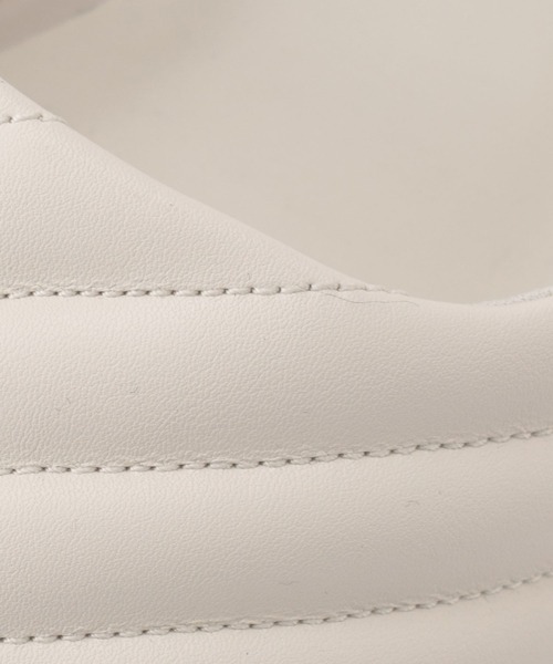 LOWRYS FARM(ローリーズファーム)の「パフミュール 909509(サンダル・レディース・ブラック/ブルー/ホワイト・MEDIUM/LARGE)」の8枚目の写真